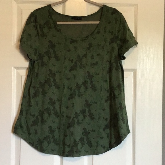 Set of 4 Short Sleeve Shirts - Picture 10 of 13